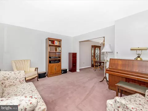 6405 Devonshire Ln, Frederick, MD 21703 photo 9