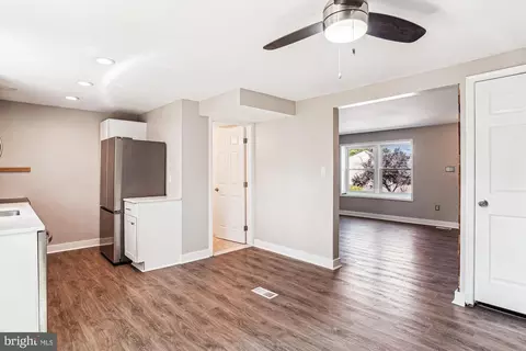 Entry Way - 1708 Heather Ln, Frederick, MD 21702 photo 3 of 7