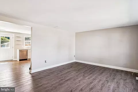 Living - 1708 Heather Ln, Frederick, MD 21702 photo 4 of 4