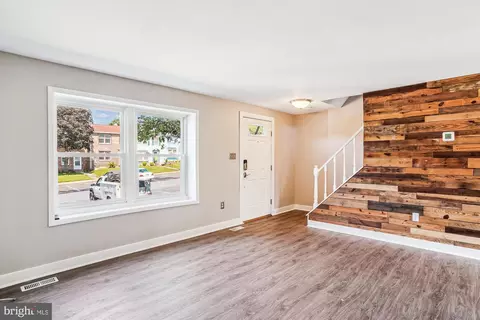 Living - 1708 Heather Ln, Frederick, MD 21702 photo 1 of 4