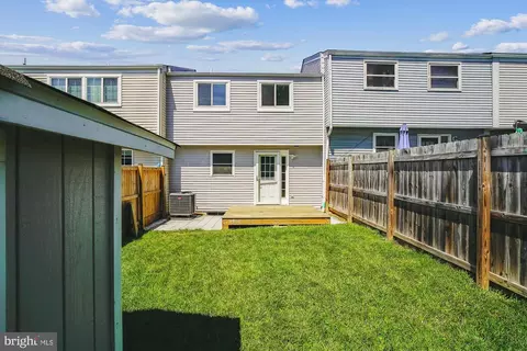 Exterior - 1708 Heather Ln, Frederick, MD 21702 photo 5 of 6