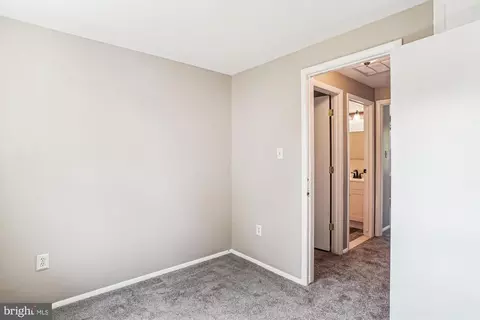 Entry Way - 1708 Heather Ln, Frederick, MD 21702 photo 4 of 7