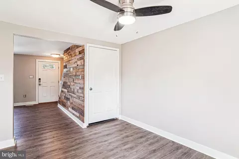 Entry Way - 1708 Heather Ln, Frederick, MD 21702 photo 1 of 7