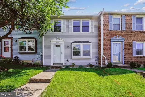 1708 Heather Ln, Frederick, MD 21702