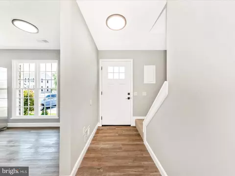 5778 Sunset View Ln, Frederick, MD 21703 photo 2