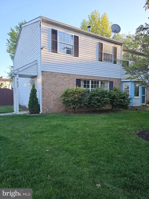 6827 Larkspur Sq, Frederick, MD 21703