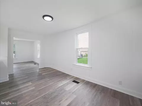 Living - 37 E C St, Brunswick, MD 21716 photo 3 of 3