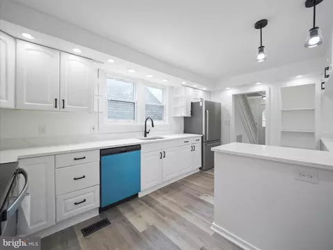 Kitchen - 37 E C St, Brunswick, MD 21716 photo 2 of 3