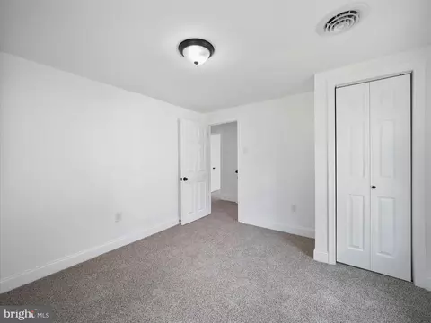 Bedroom - 37 E C St, Brunswick, MD 21716 photo 2 of 6