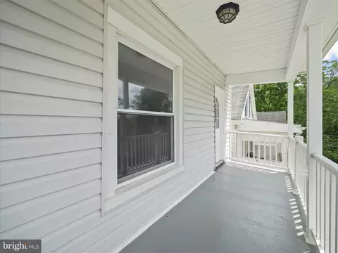 Exterior - 37 E C St, Brunswick, MD 21716 photo 4 of 6