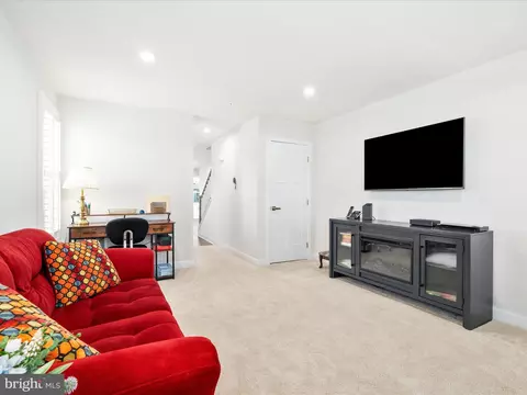 336 Hammersmith Cir, Frederick, MD 21702 photo 8