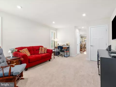 336 Hammersmith Cir, Frederick, MD 21702 photo 5