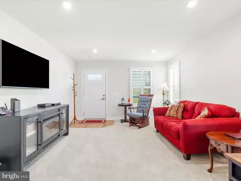 336 Hammersmith Cir, Frederick, MD 21702 photo 7