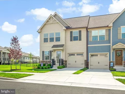 336 Hammersmith Cir, Frederick, MD 21702 photo 2