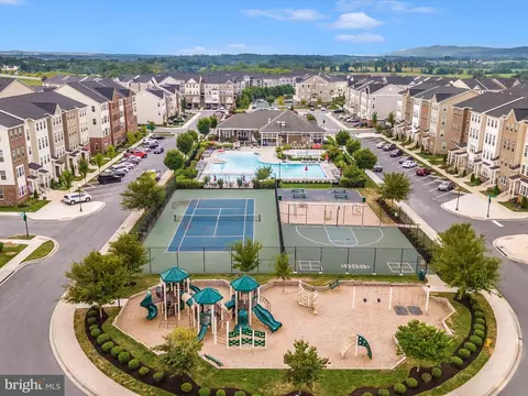 View/Area - 5952 Leben Dr, Frederick, MD 21703 photo 4 of 6