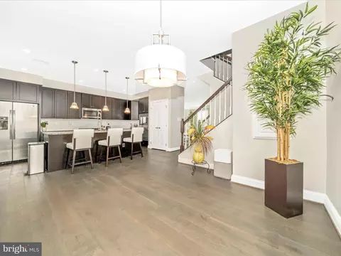 Entry Way - 5952 Leben Dr, Frederick, MD 21703 photo 2 of 4