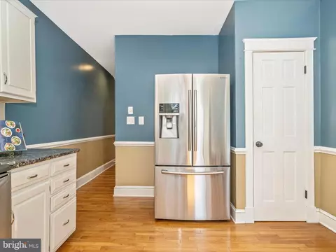 Entry Way - 224 Dill Ave, Frederick, MD 21701 photo 4 of 11