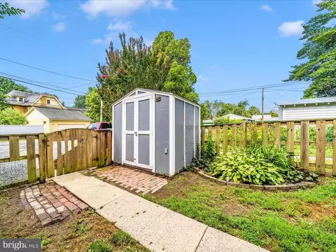 Exterior - 224 Dill Ave, Frederick, MD 21701 photo 14 of 20