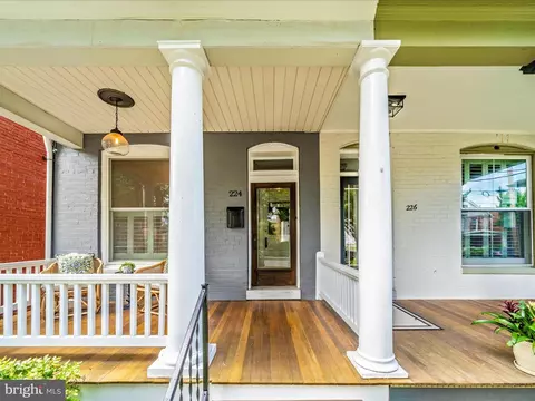 Exterior - 224 Dill Ave, Frederick, MD 21701 photo 4 of 20