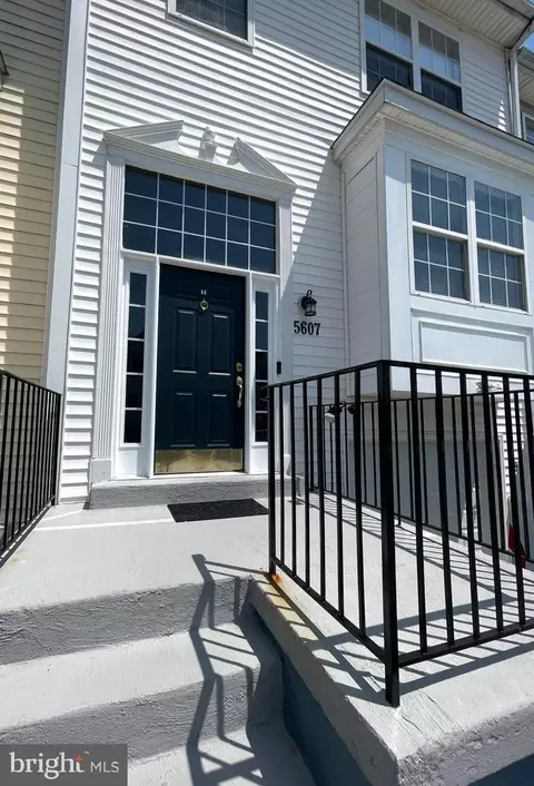 5607 Ashburn Ter, Frederick, MD 21703 photo 2