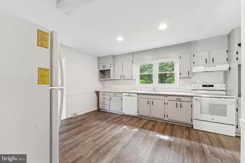 Kitchen - 6501 Sleet Ct, Frederick, MD 21703 photo 2 of 3