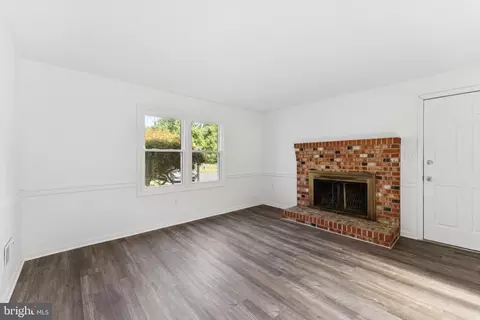Living - 6501 Sleet Ct, Frederick, MD 21703 photo 1 of 2