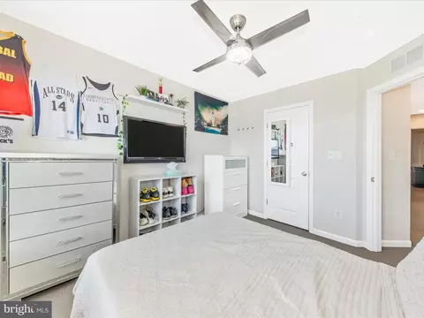 Bedroom - 8428 Pine Bluff Rd, Frederick, MD 21704 photo 7 of 9