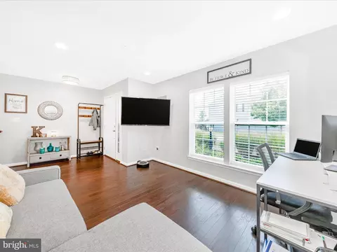 Living - 8428 Pine Bluff Rd, Frederick, MD 21704 photo 2 of 4