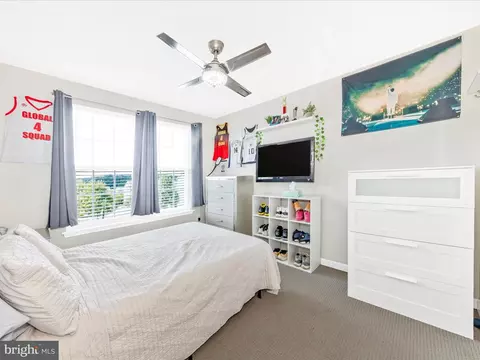Bedroom - 8428 Pine Bluff Rd, Frederick, MD 21704 photo 6 of 9