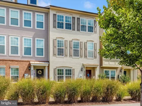 Exterior - 8428 Pine Bluff Rd, Frederick, MD 21704 photo 3 of 11