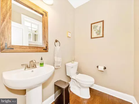 Bath - 7788 Old Receiver Rd, Frederick, MD 21702 photo 5 of 6