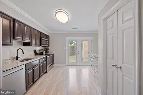 585 Lancaster Pl, Frederick, MD 21703 photo 9