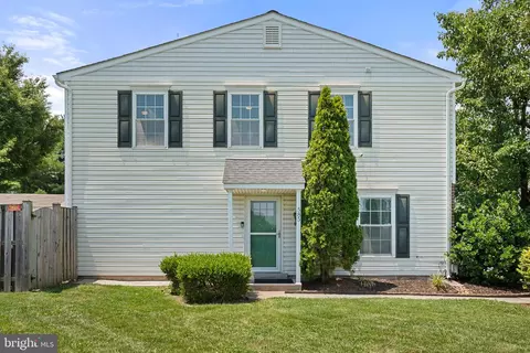 585 Lancaster Pl, Frederick, MD 21703 photo 3
