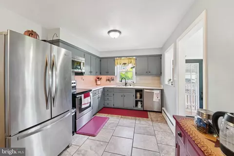 Kitchen - 35 E Moser Rd, Thurmont, MD 21788 photo 1 of 2