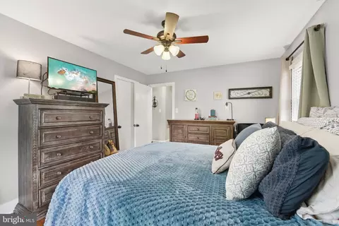 Bedroom - 35 E Moser Rd, Thurmont, MD 21788 photo 2 of 2