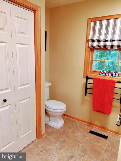 Bath - 3917 Basford Rd, Frederick, MD 21703 photo 2 of 3