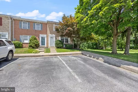 102 Grimes Ct, Mount Airy, MD 21771