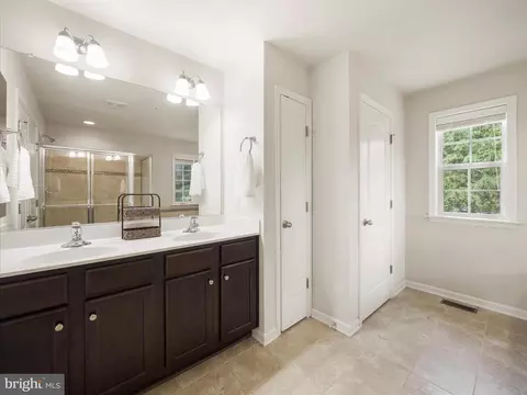 Bath - 6130 Bartonsville Rd, Frederick, MD 21704 photo 2 of 4