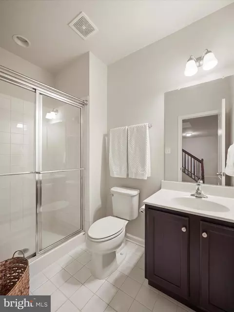 Bath - 6130 Bartonsville Rd, Frederick, MD 21704 photo 4 of 4