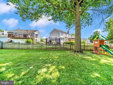 Exterior - 6230 Derby Dr, Frederick, MD 21703 photo 13 of 15