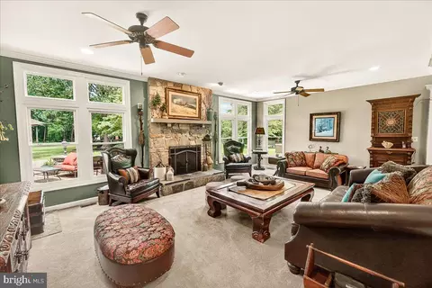 Living - 8418 Peters Rd, Frederick, MD 21704 photo 3 of 6
