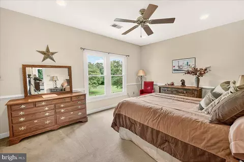 Bedroom - 8418 Peters Rd, Frederick, MD 21704 photo 6 of 10