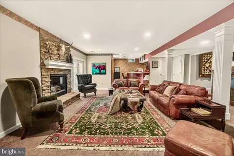 Living - 8418 Peters Rd, Frederick, MD 21704 photo 4 of 6