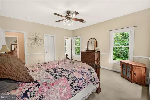 Bedroom - 8418 Peters Rd, Frederick, MD 21704 photo 9 of 10