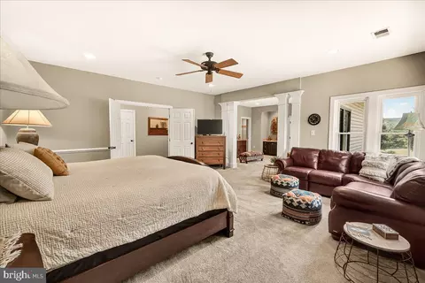 Bedroom - 8418 Peters Rd, Frederick, MD 21704 photo 3 of 10