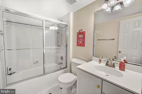 Bath - 8418 Peters Rd, Frederick, MD 21704 photo 6 of 7