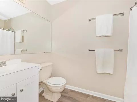 Bath - 2106 Whitehall Rd #1B, Frederick, MD 21702 photo 1 of 2