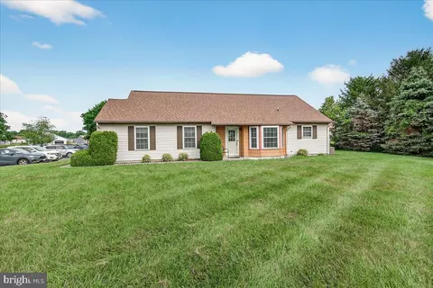 Exterior - 6908 Chokeberry Ct, Frederick, MD 21703 photo 2 of 18