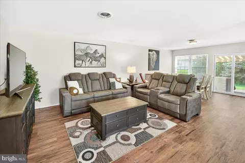 Living - 6908 Chokeberry Ct, Frederick, MD 21703 photo 1 of 1