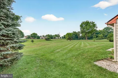 Exterior - 6908 Chokeberry Ct, Frederick, MD 21703 photo 3 of 18